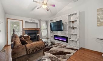 1050 Twilight Dr, North Liberty, IA 52317
