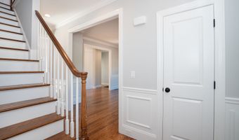 927 High Rd, Berlin, CT 06037