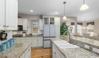 7443 Watermark Dr 32, Allendale, MI 49401