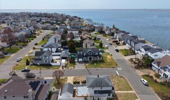 9 Cabot Rd W, Massapequa, NY 11758