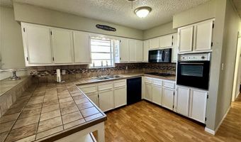 925 N Kirk St, Hico, TX 76457