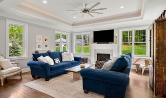 10 Lilac Ct, Bedford, NH 03110