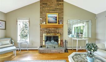 129 Seaside Dr, Jamestown, RI 02835