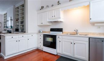 167 Coggeshall Ave A, Newport, RI 02840
