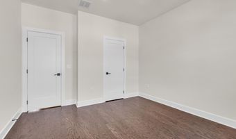6 Augustus Dr, Middletown, NJ 07748