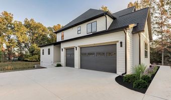 29549 N Hilltop Rd, Orange, OH 44022