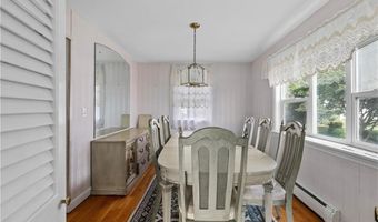 78 Ellery Rd, Newport, RI 02840