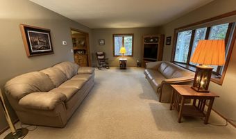 1210 N 4th St, Aberdeen, SD 57401