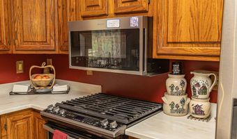 206 Fairview Ave, Auburn, ME 04210