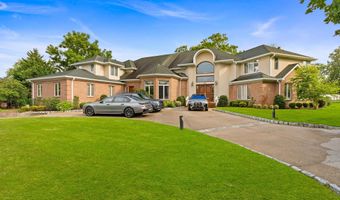 284 Park Ave, Oakhurst, NJ 07755