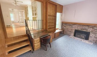 909 River Ave, Alma, MI 48801