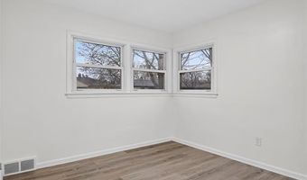 8664 Louise Ave, Allen Park, MI 48101