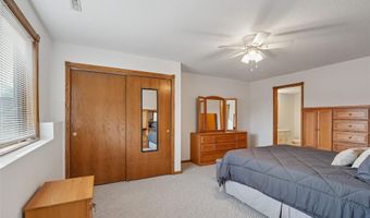 1128 8th St SE, Altoona, IA 50009