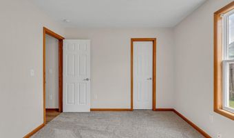 506 Santa Fe Ct, Baldwin City, KS 66006