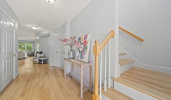 305 Rembrandt Way 305, Abington, MA 02351
