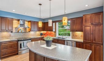 838 Lynnhaven Ln, Akron, OH 44313