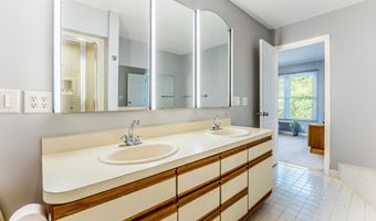 531 Liberty Pointe Dr, Ann Arbor, MI 48103