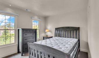 1780 Williamsburg Dr, Adrian, MI 49221
