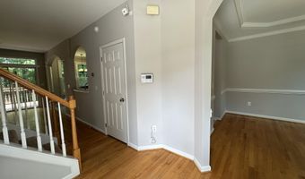 1748 Town Home Dr, Apex, NC 27502