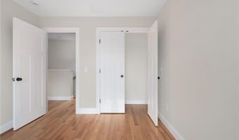 39 Winsor St, East Providence, RI 02914