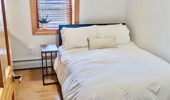20 Lee Ave 2, Newport, RI 02840