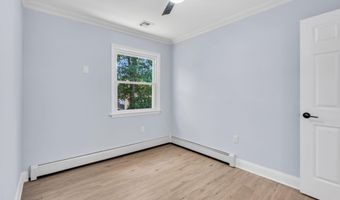 32 Belmont Ave, Bayville, NJ 08721
