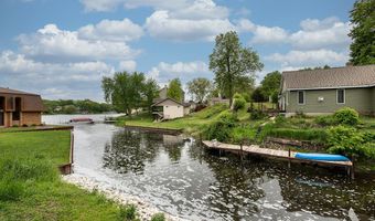 26415 W Beach St, Antioch, IL 60002