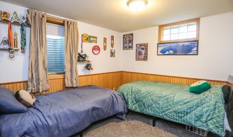 1724 S 1st St, Aberdeen, SD 57401
