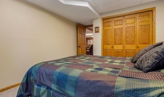 38397 Richmond Heights Dr, Aberdeen, SD 57401