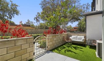 2771 W Pepper Tree Dr 11, Anaheim, CA 92801