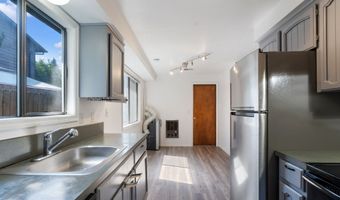6025 SW CHERRYHILL Dr, Beaverton, OR 97008
