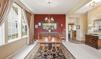 8 Meadowbrook Aly, Barnegat, NJ 08005