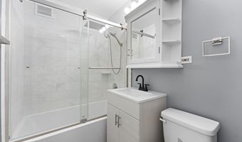 1111 ARLINGTON Blvd 822, Arlington, VA 22209