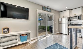 41 Dewey St, Arnolds Park, IA 51331