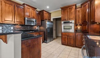 160 Shaw St, Albertville, AL 35950