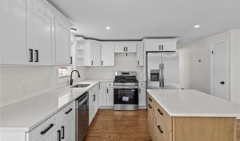 99 Salem Ave, Cranston, RI 02920