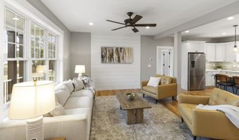 8 Stone Creek Dr, Brentwood, NH 03833