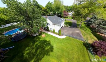 13 Pleasant Rise Cir, Brookfield, CT 06804