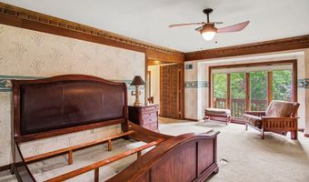 540 Roundtree Dr NE, Ada, MI 49301