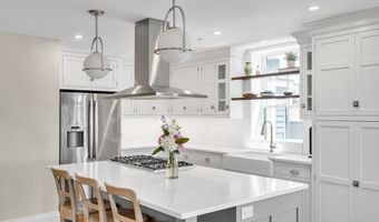 284 Bunker Hill St 4, Boston, MA 02129