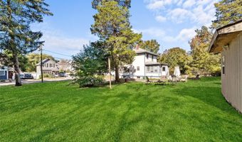 29 Lake St, Amityville, NY 11701