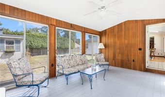 8 Meadow Ln, Coventry, RI 02816