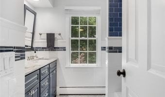 91 Woodridge Dr, North Kingstown, RI 02874