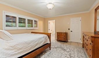 9835 Edgelake Dr, La Mesa, CA 91941