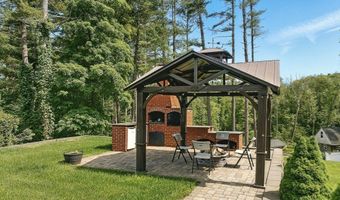 46 West St, Berlin, MA 01503