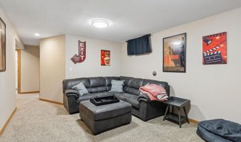 5414 Schubert St, Ames, IA 50014