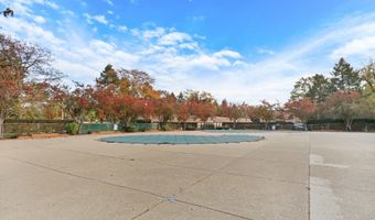 1107 S Old Wilke Rd 201, Arlington Heights, IL 60005