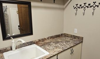 39081 Greenwood Ln, Aberdeen, SD 57401