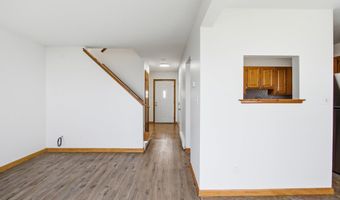 565 Clark Ave APT 17, Bristol, CT 06010