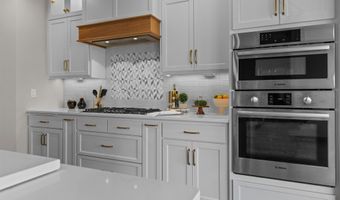 266 E SWEETWATER Way, Appleton, WI 54913